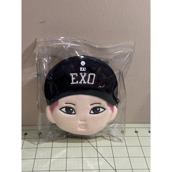 The Unbranded Brand Handbags - XEO Kai Pouch New Open‎ Box